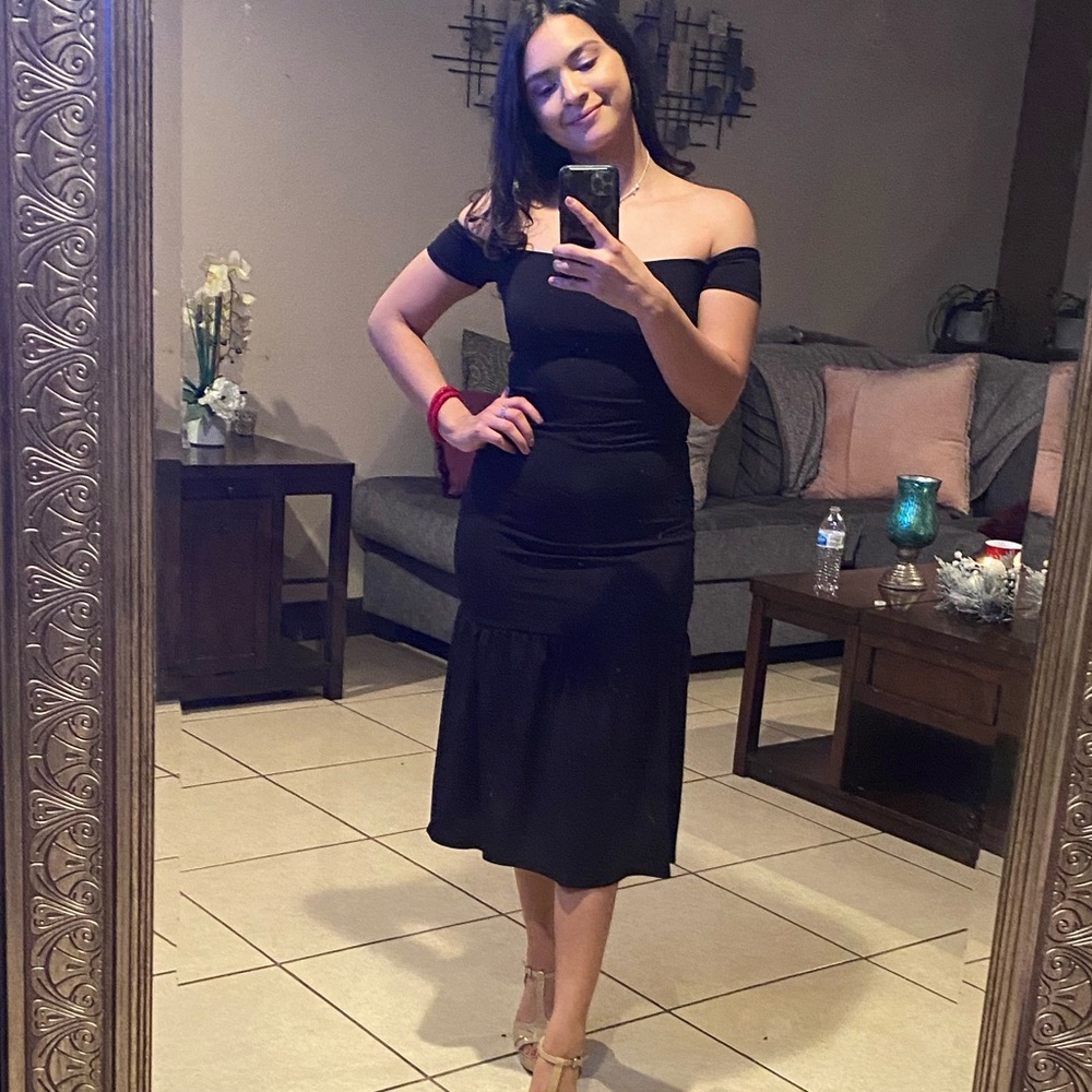 Bcbg maxazria off shoulder midi dress